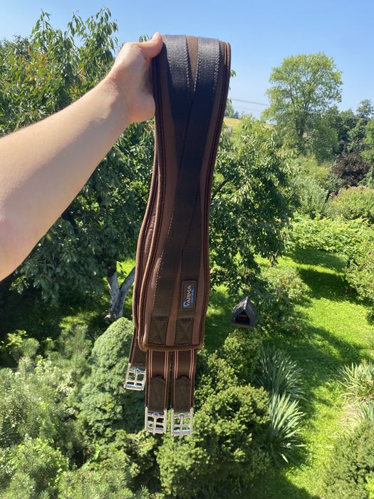 Popręg brązowy anatomiczny Brytyjskiej marki Arma Anatomic 120 cm