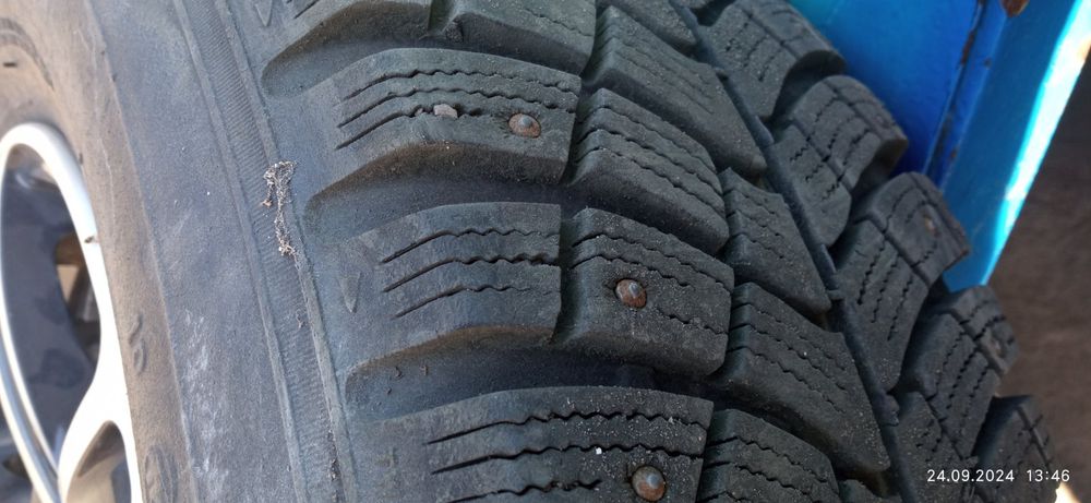 Диски с шиной комплект 4 шт в отличном состоянии