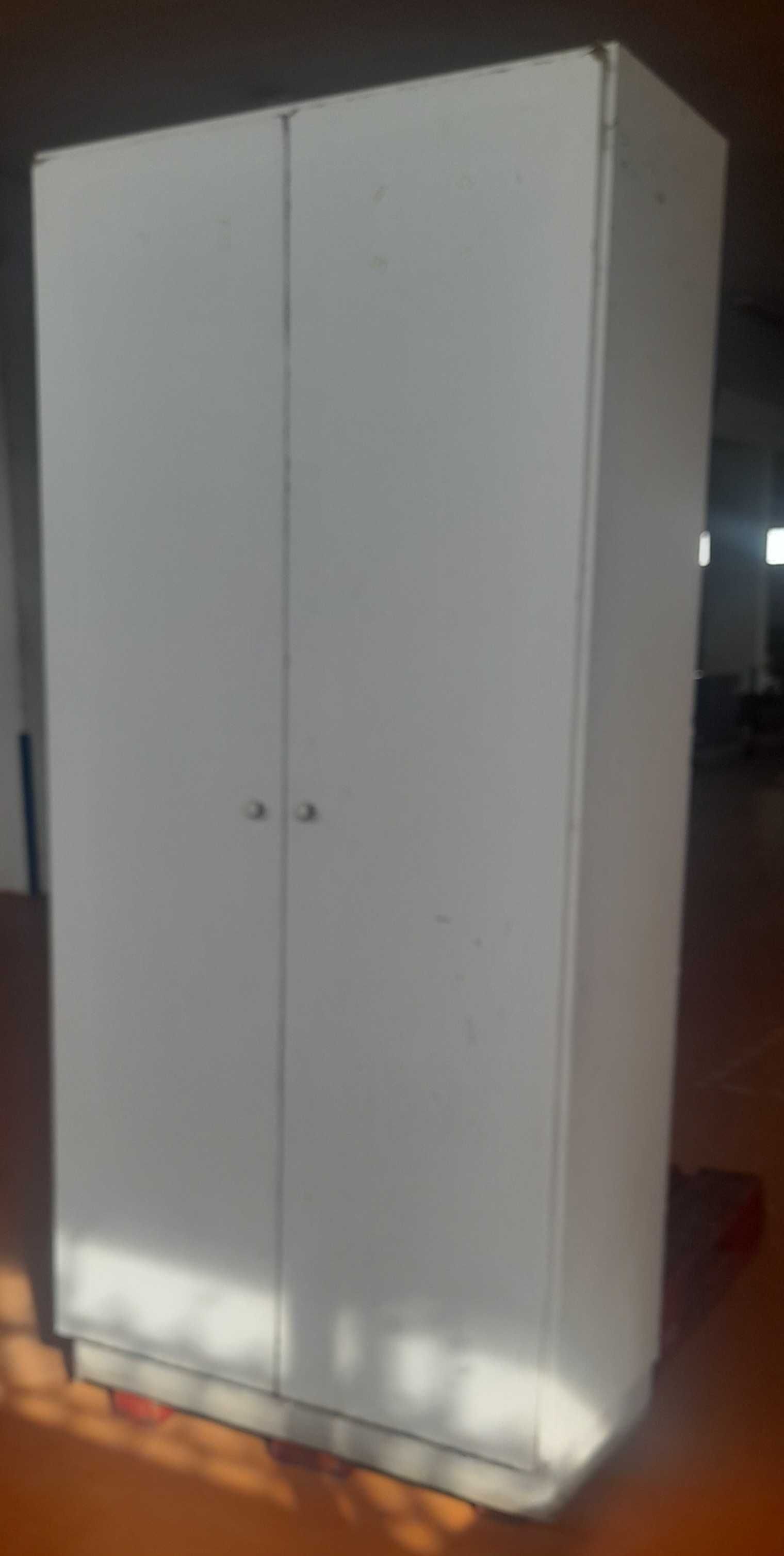 Armário Madeira Branco 2 Portas (usado)