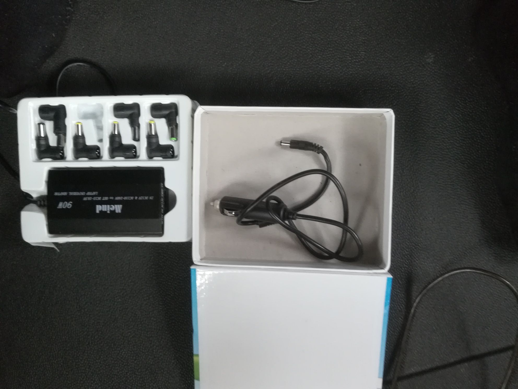 Ładowarka do komputera 12v i 220v.