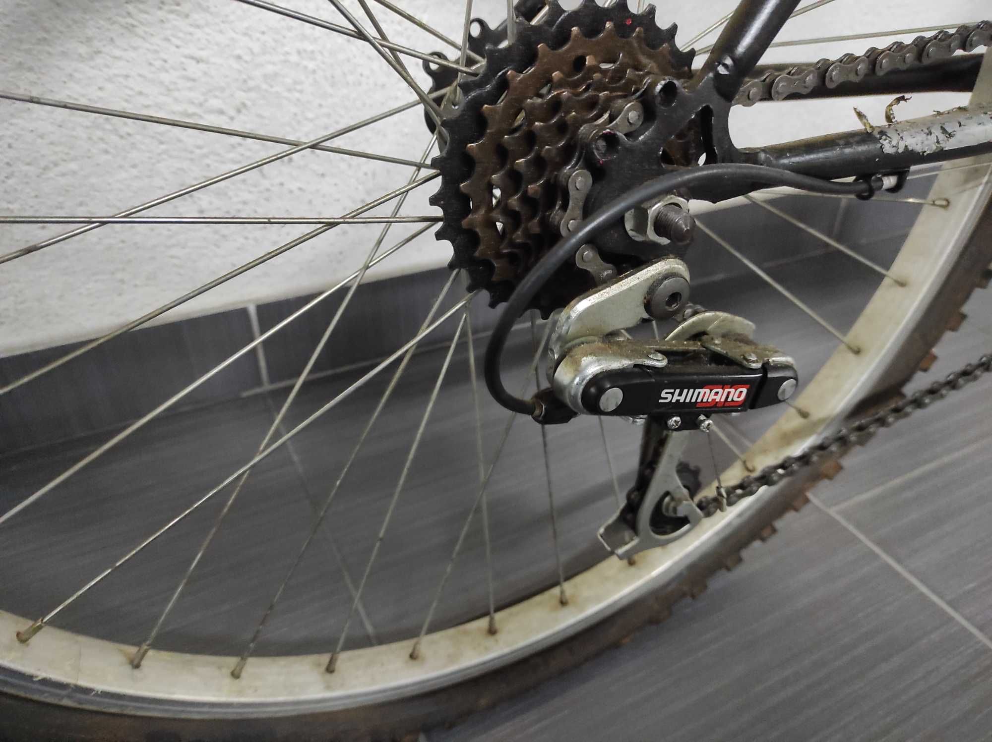 Bicicleta BTT usada em bom estado