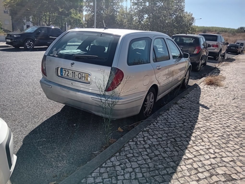 Lancia lybra inteira ou peças
