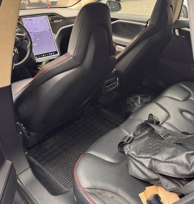 Tesla Model S P85, Пневма, 360 км запас ходу, В чудовому стані