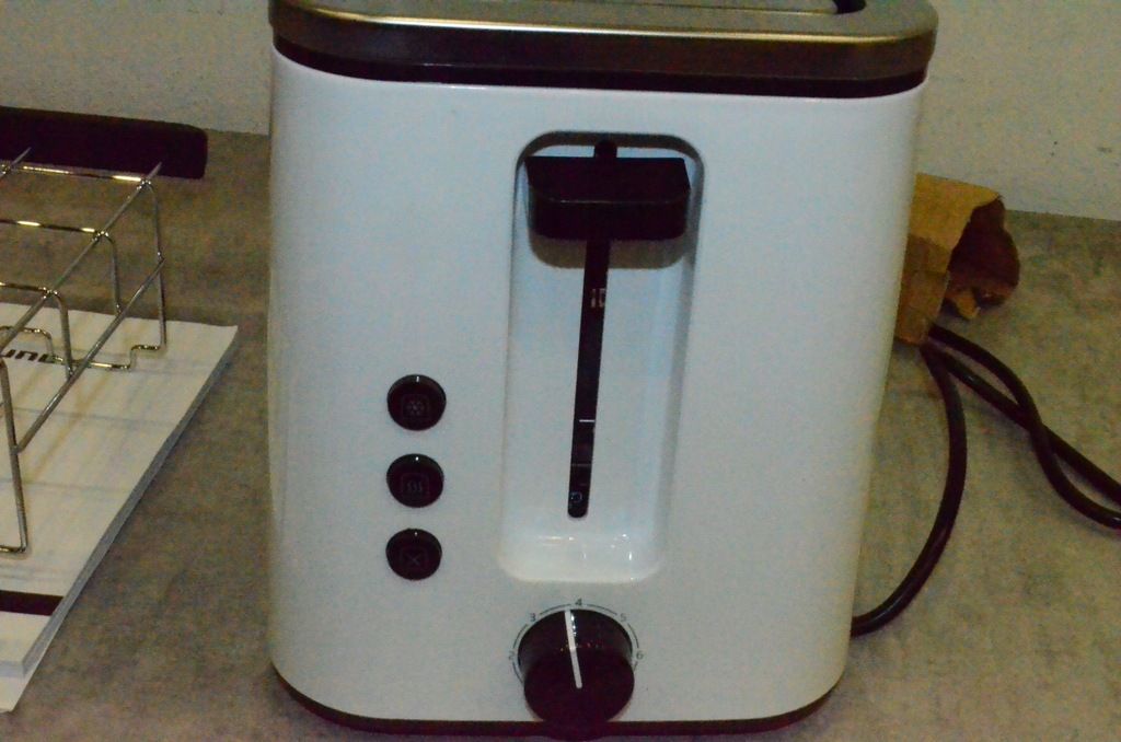 Toster Grundig TA 5860 biały 800 W z podgrzewaczem bułek biały
