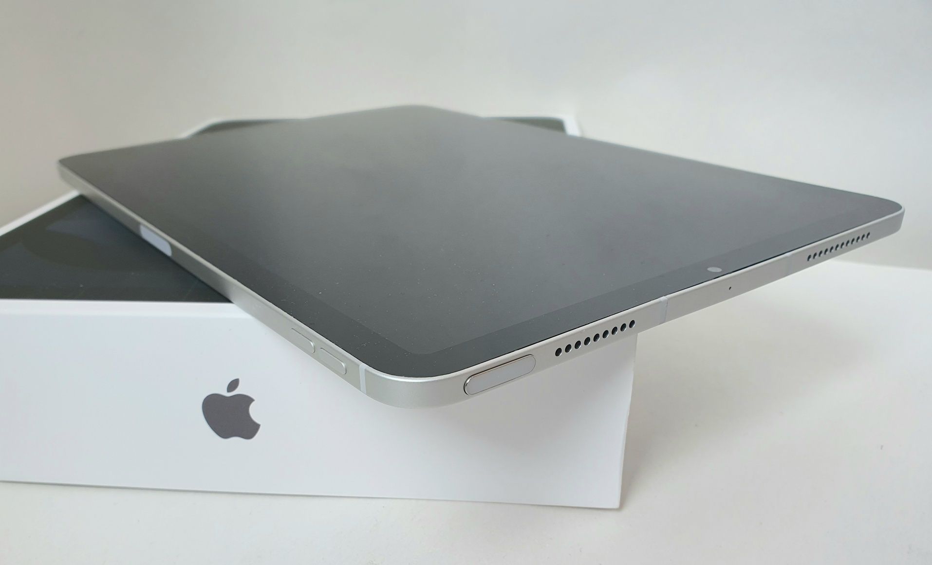 iPad Air 4 256GB 4g LTE A2324 Silver SN цілий робочій подарунок!