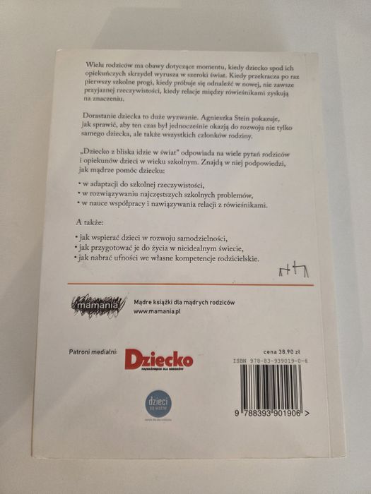 Dziecko z bliska idzie w świat