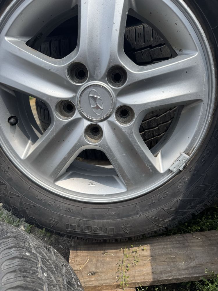 Комплект литые диски оригинал r15 5/114.3 Hundai