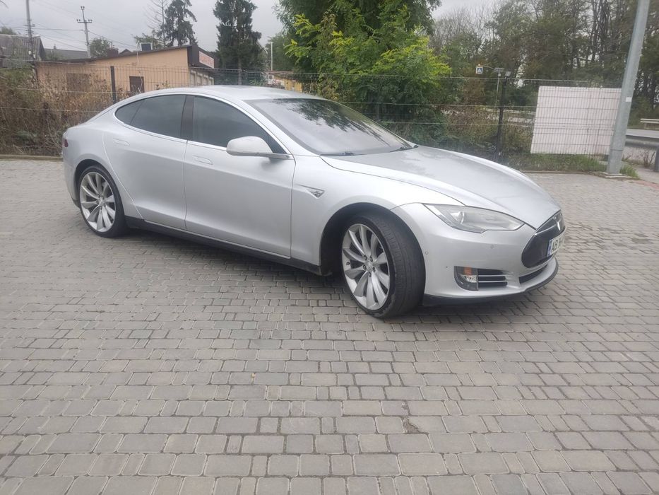 Tesla Model S 85 kWh 2014 р.