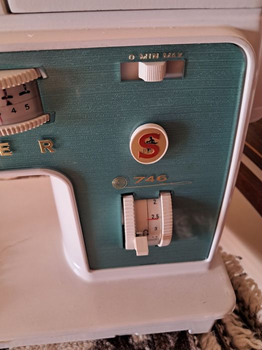 Máquina de costura SINGER