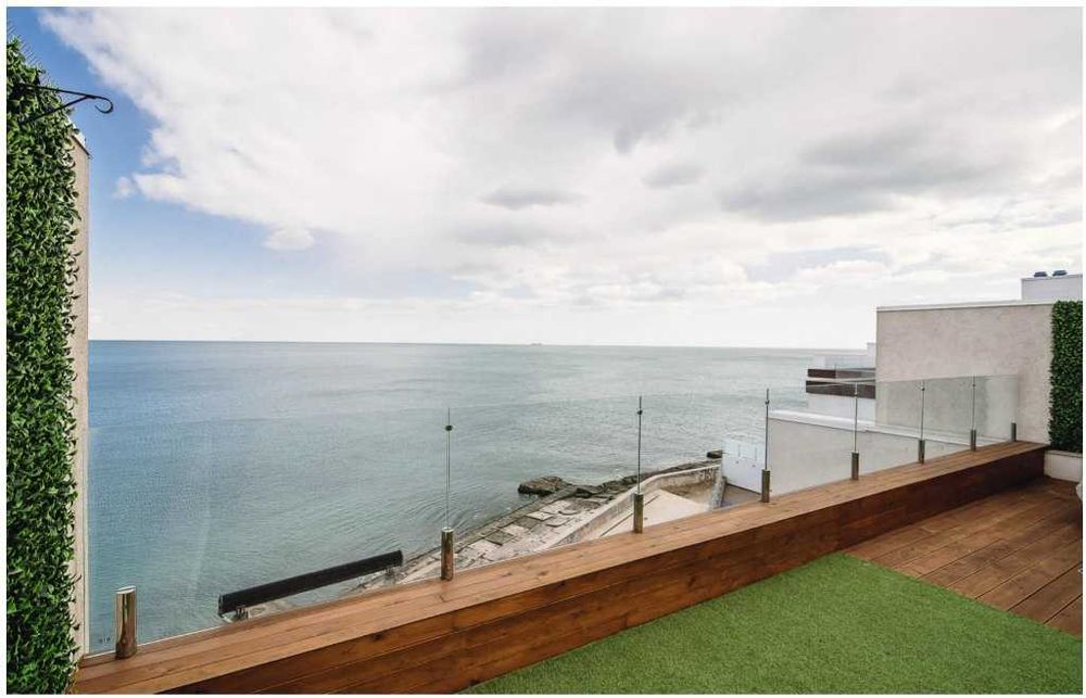 Высокотехнологичный современный дом 1-я линия моря Аркадия