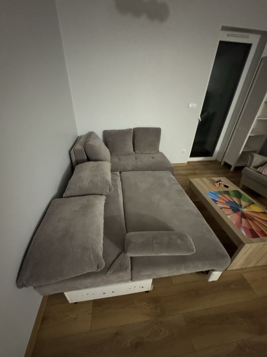 Narożnik z dwoma pojemnikami