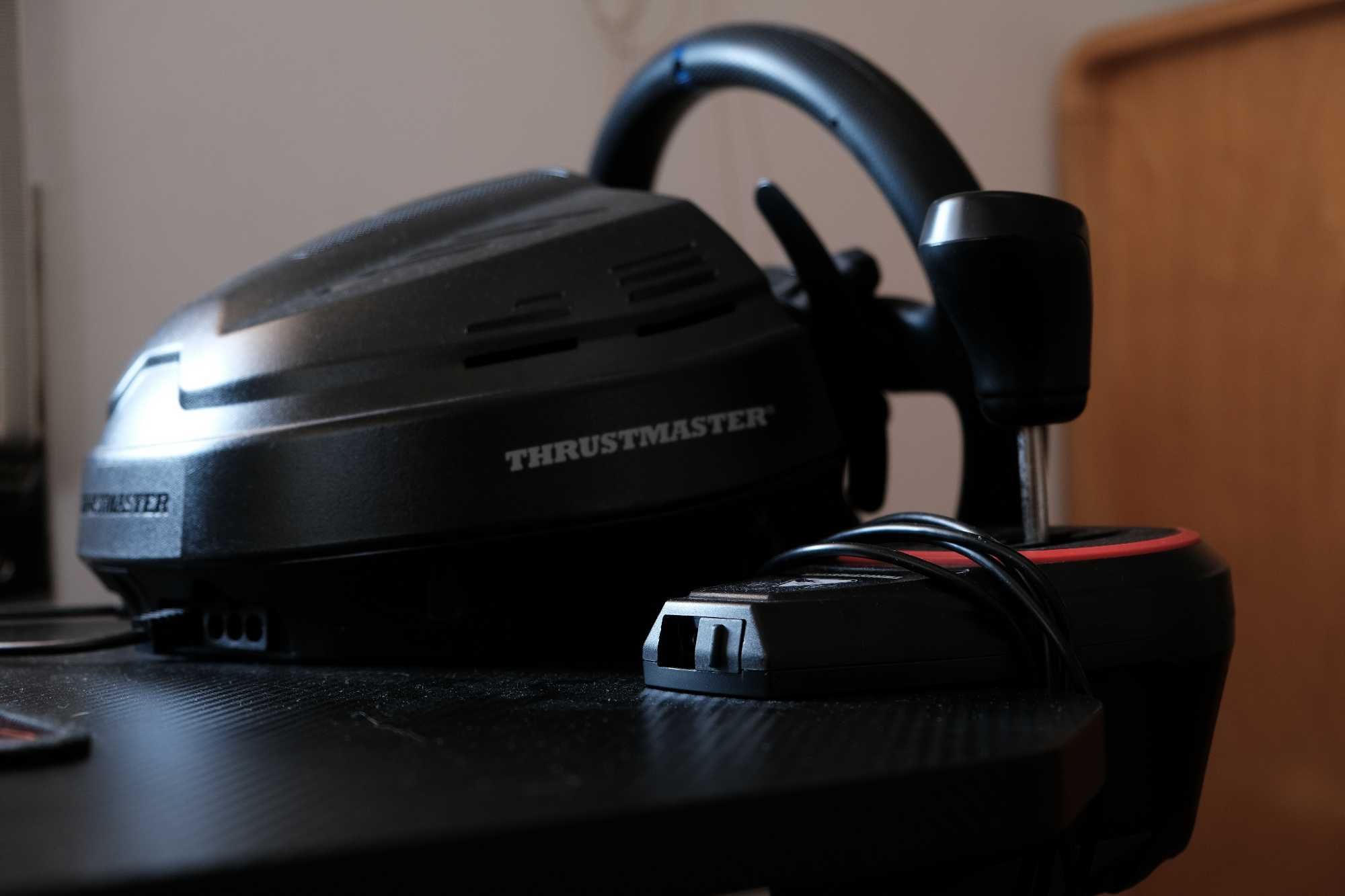 Volante Thrustmaster T300 rs gt c/pedais de metal c/manete TH8S