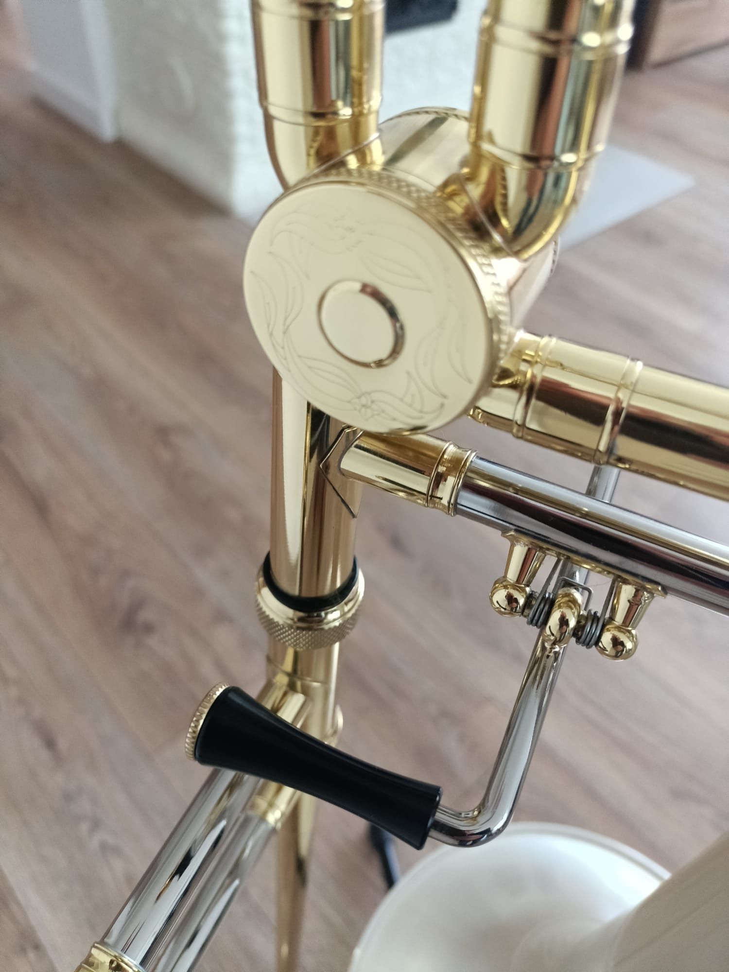 Puzon Carol Brass