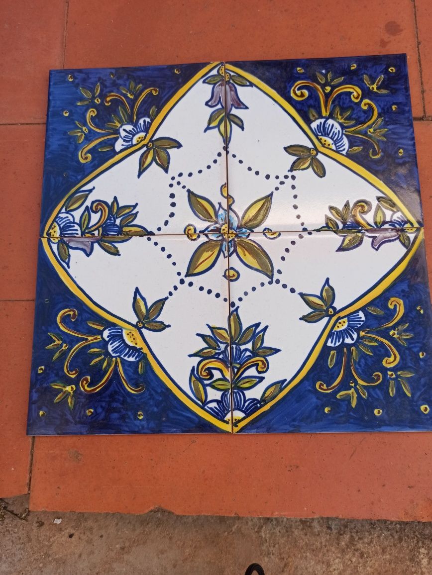 Painéis de azulejos pintados à mão