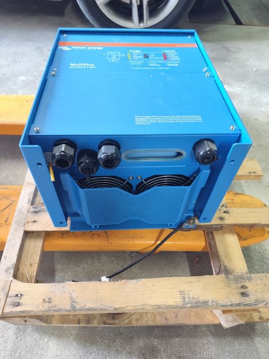 Vendo victron multiplus