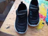 Raz ubrane Skechers r.25