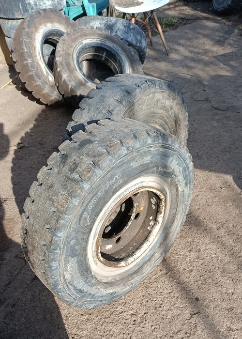 Шина 7.00-12  цельнолитая суперэластик гусматик с дисками