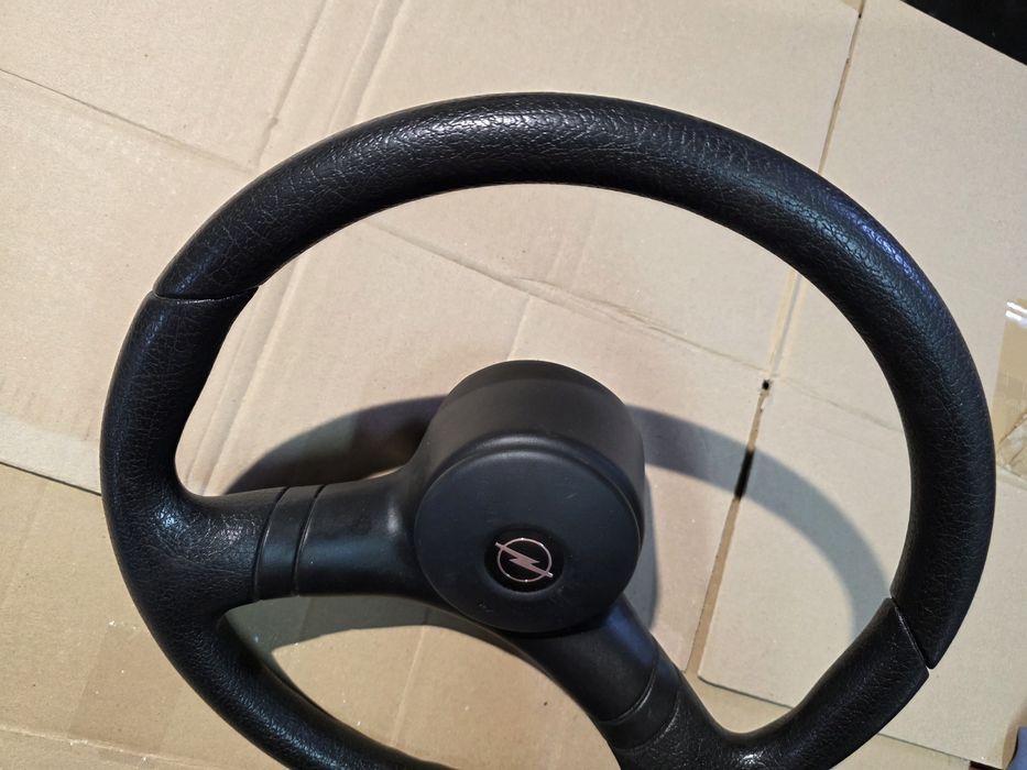 Opel corsa b kierownica