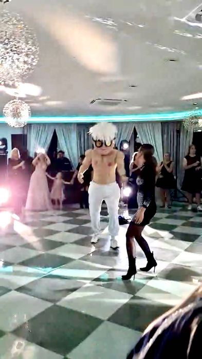 Tancerz Skolim ,Alvaro ,biały miś,wynajem,żywa maskotka