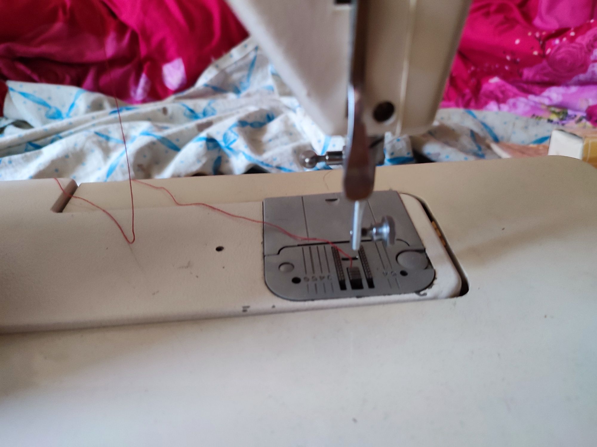 Maszyna do szycia elektryczna Łucznik