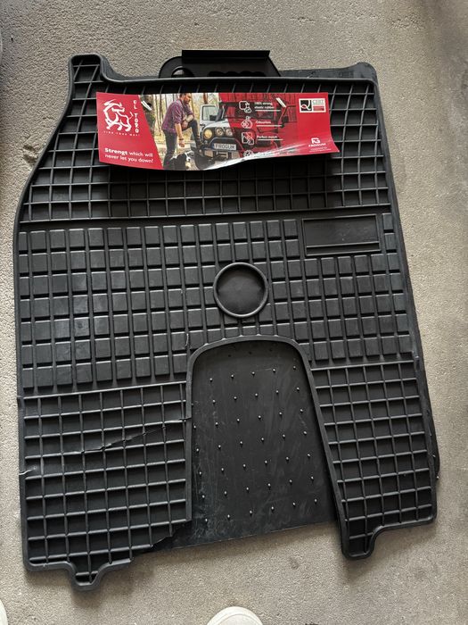 Dywaniki Iveco S-Way gumowe z wykladzina