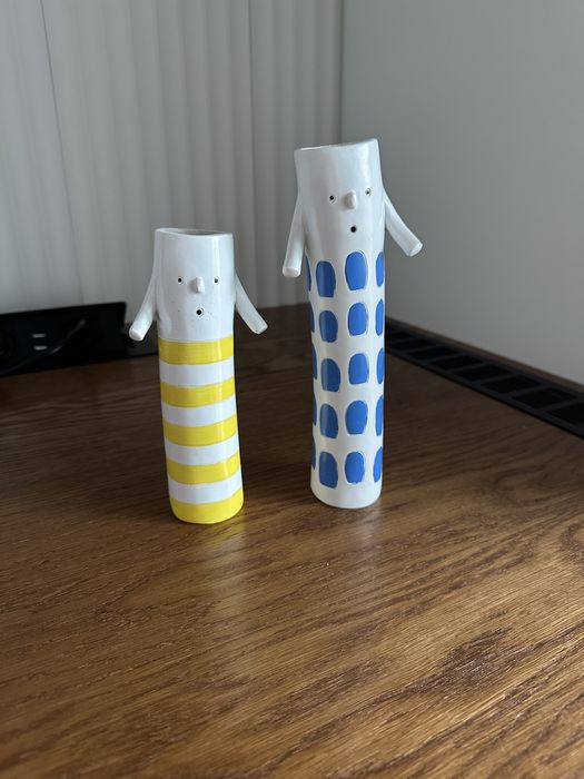 Dwa wazoniki/dekoracje