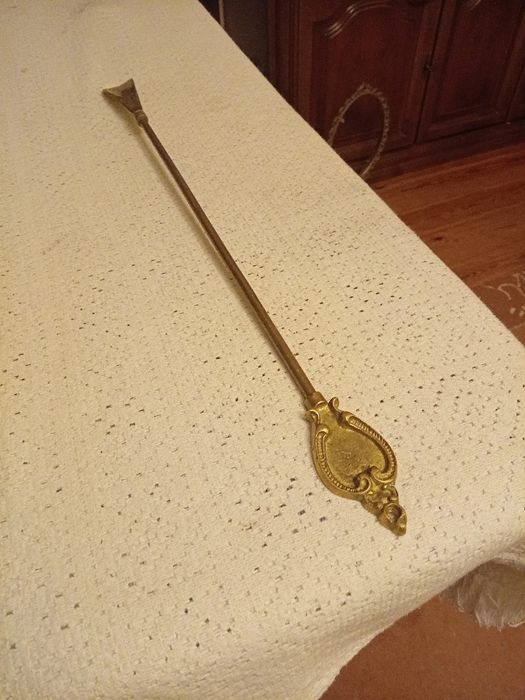 Mosiężna łyżka do butów