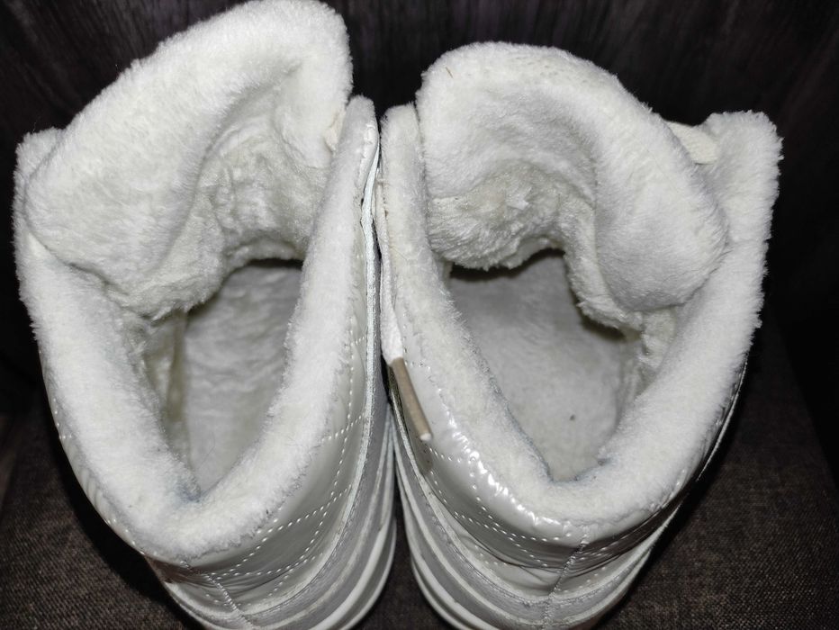 Классные теплые зимние кроссовки хайтопы дутыши 26 см