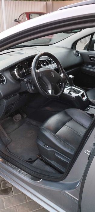 PEUGEOT 5008 Allure