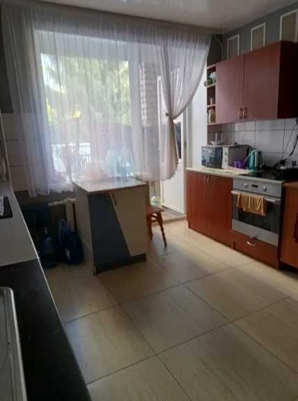 Продаються дві кімнати в гуртожитку