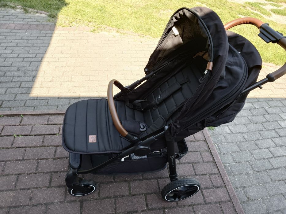 Wózek spacerowy KinderKraft Grande LX czarny , stan bdb