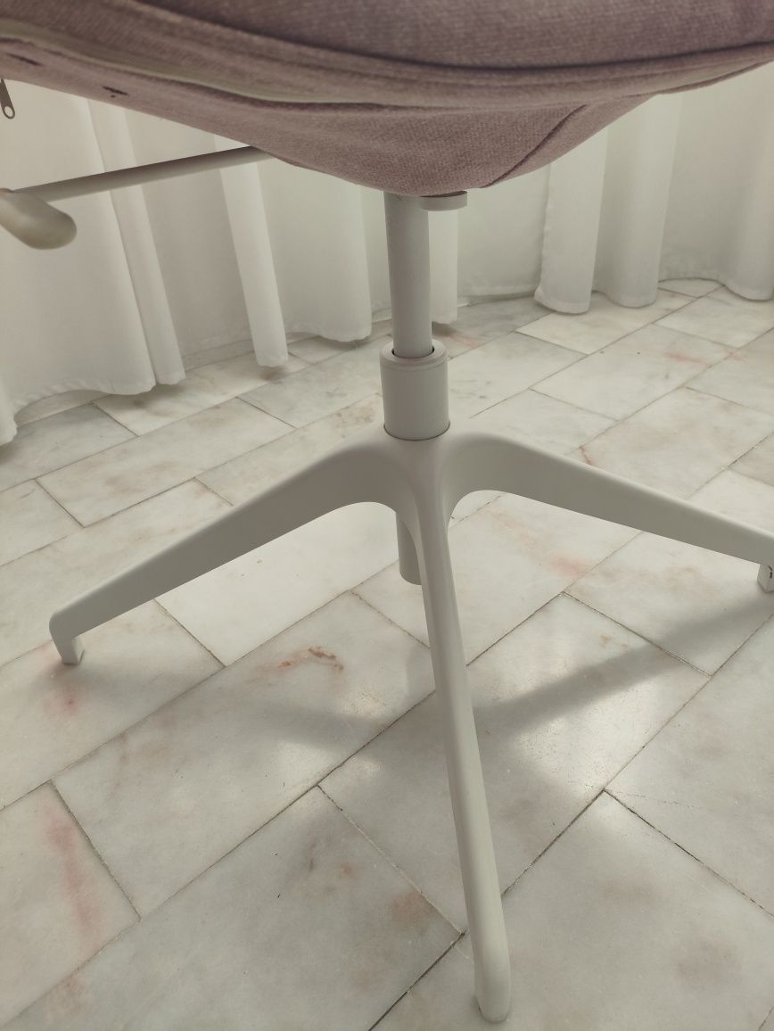 Cadeira de escritório Langfjall IKEA - rosa