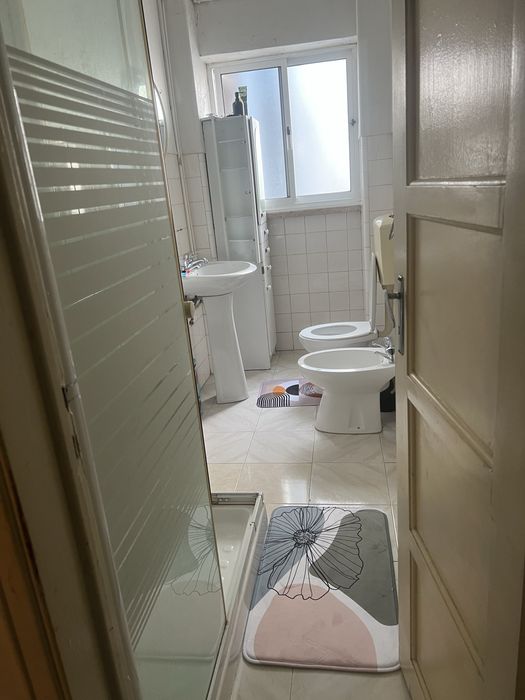 Arrenda-se Quarto na Amadora leste