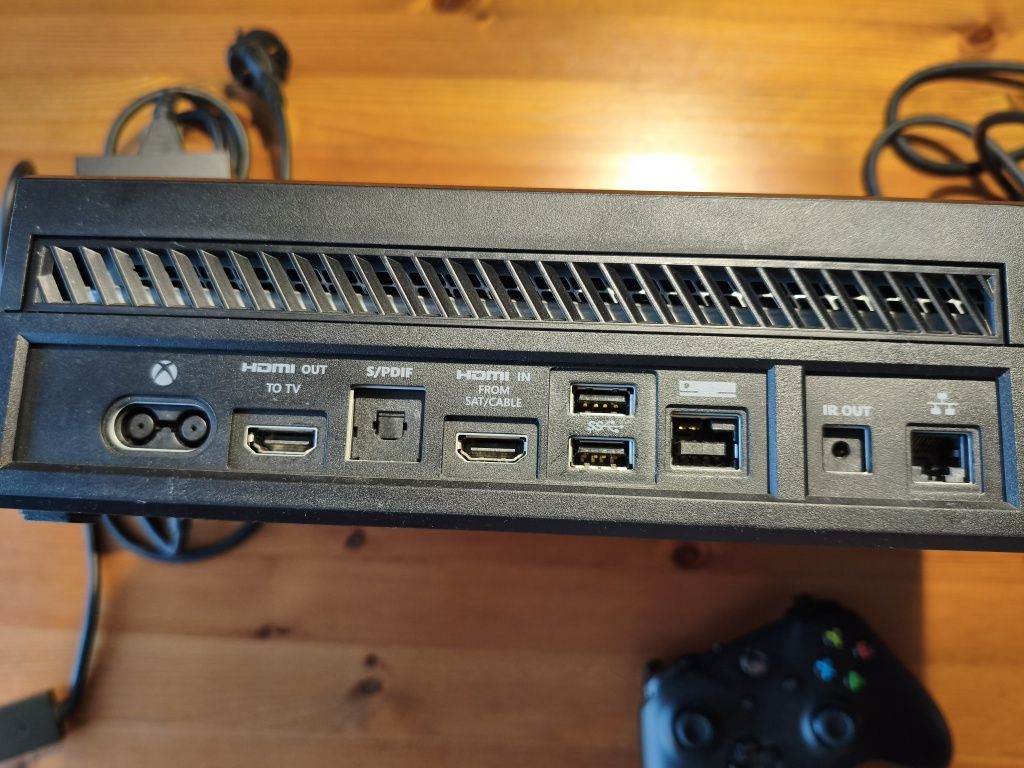 Xbox One 500 GB + kinect
