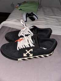 Off-white vulcanized low