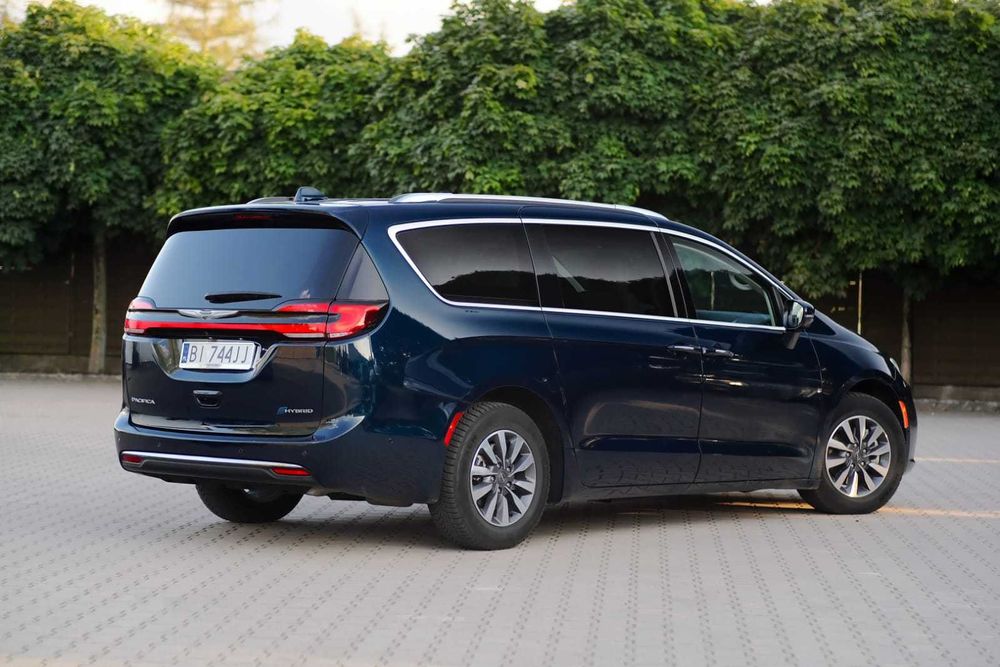 Chrysler Pacifica 3.6 V6 Hybrid Plug-in RADARkamery360°możliwośćVAT23%