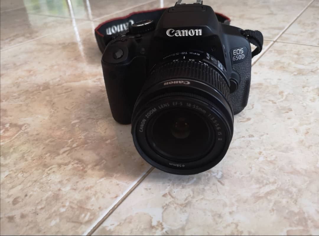 Canon EOS 650D com pouco uso