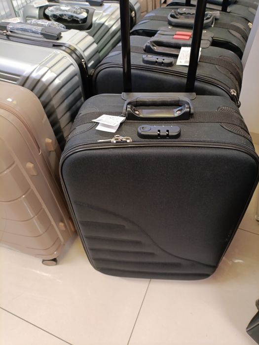 Чемодан средний 1500