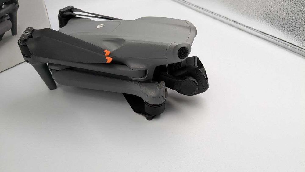Квадрокоптер DJI Air 3 Drone (без акумулятора)