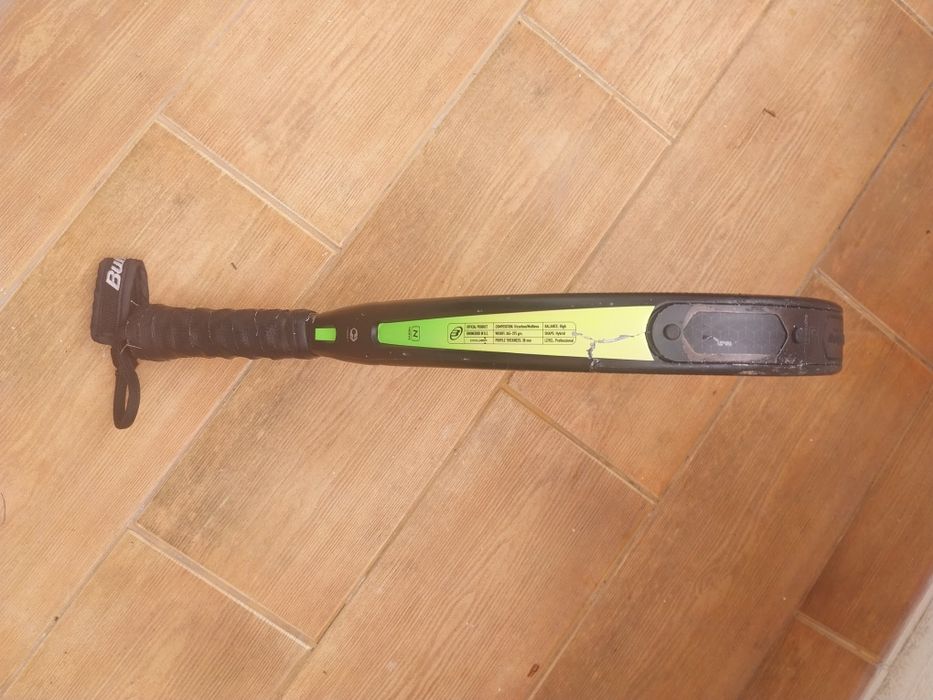 Raquete de Padel Bullpadel usada