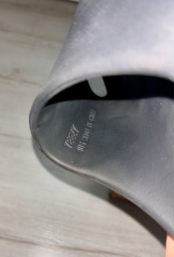 Yeezy Slide Onyx rozm 9 US