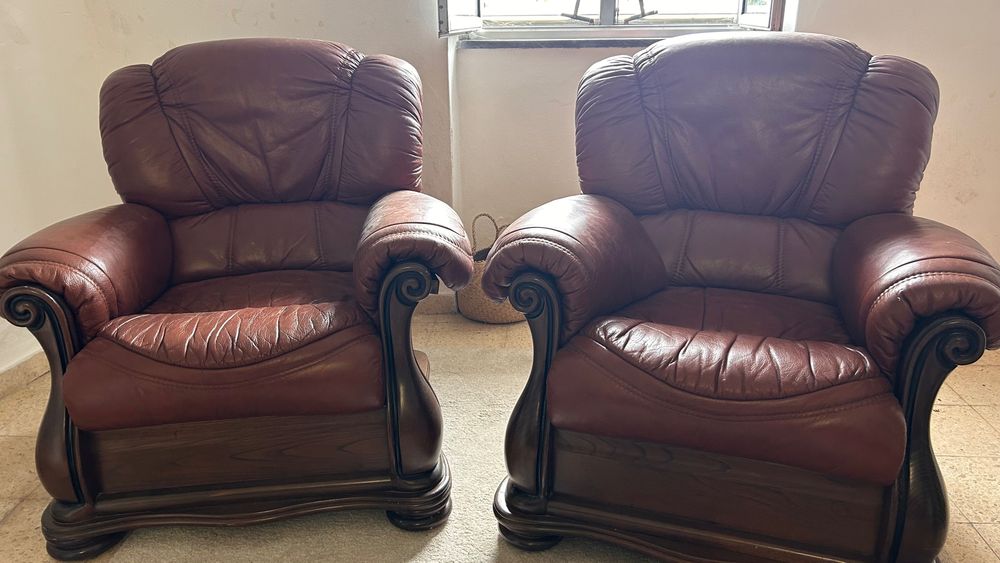 Conjunto de sofás em Pele