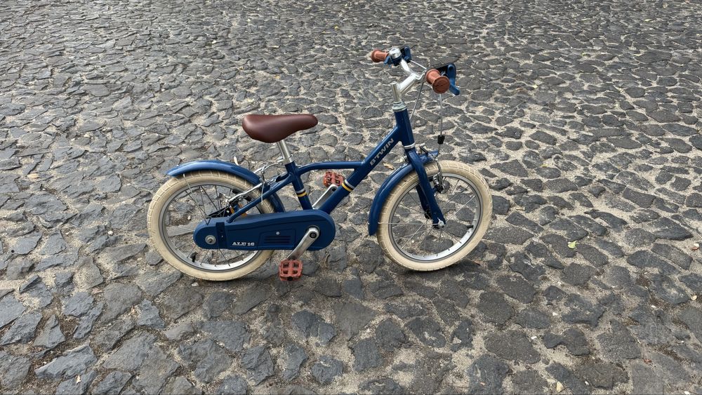 Vendo bicicleta 4-6 anos decathlon aro 16 city 900 como nova