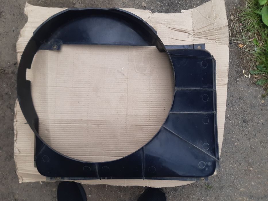 Продам диффузор радиатора ГАЗ 405