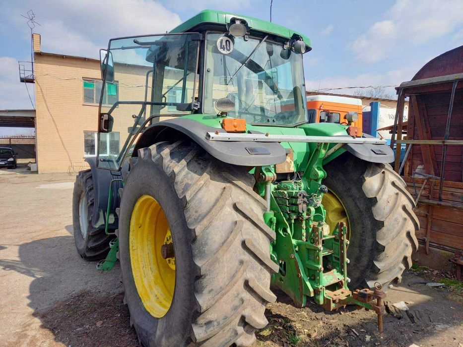 Трактор JOHN DEERE 8520