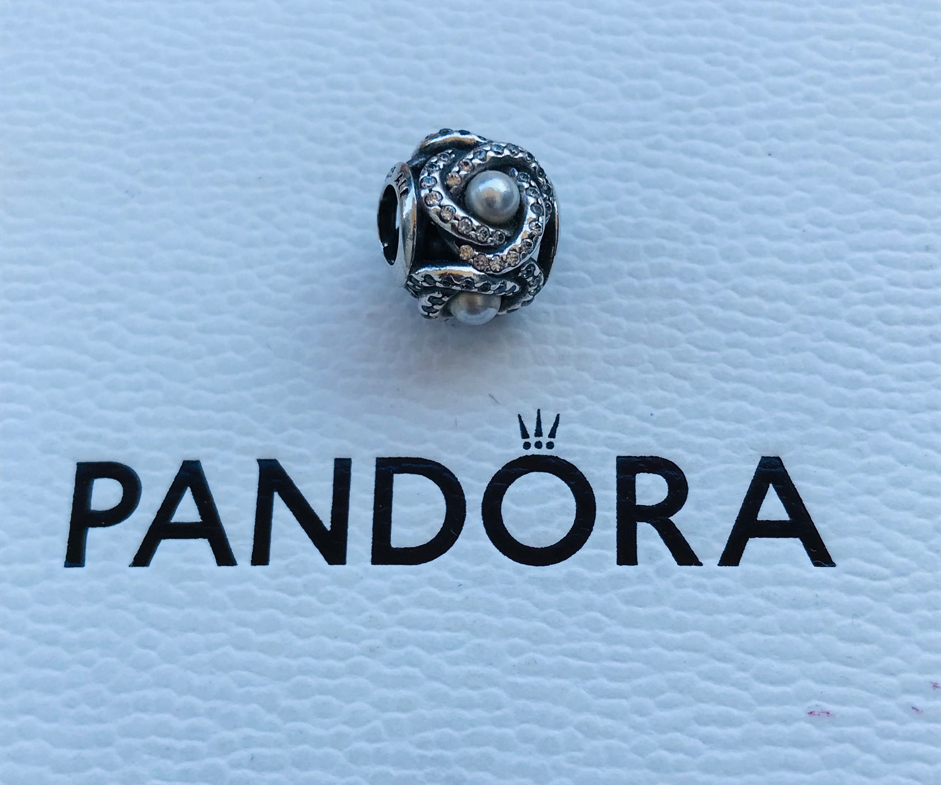 Pandora Charms Połyskujący węzeł miłości Unikat