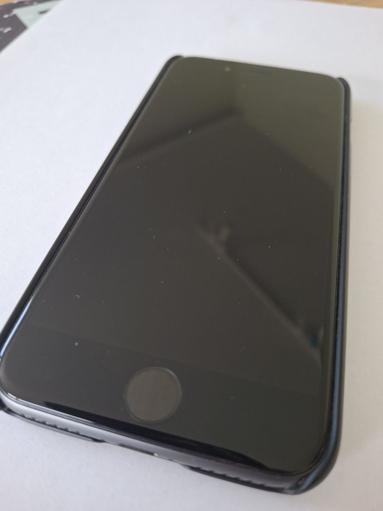 iPhone 8 64GB stan bardzo dobry