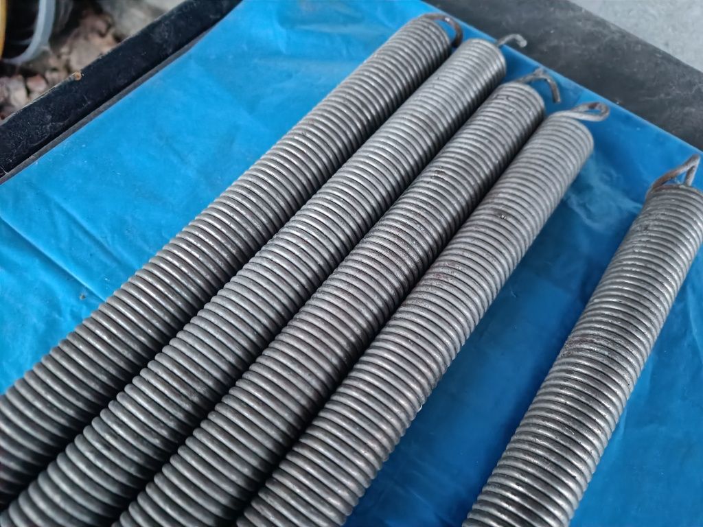 Sprężyny bramowe naciągowe 465 mm
