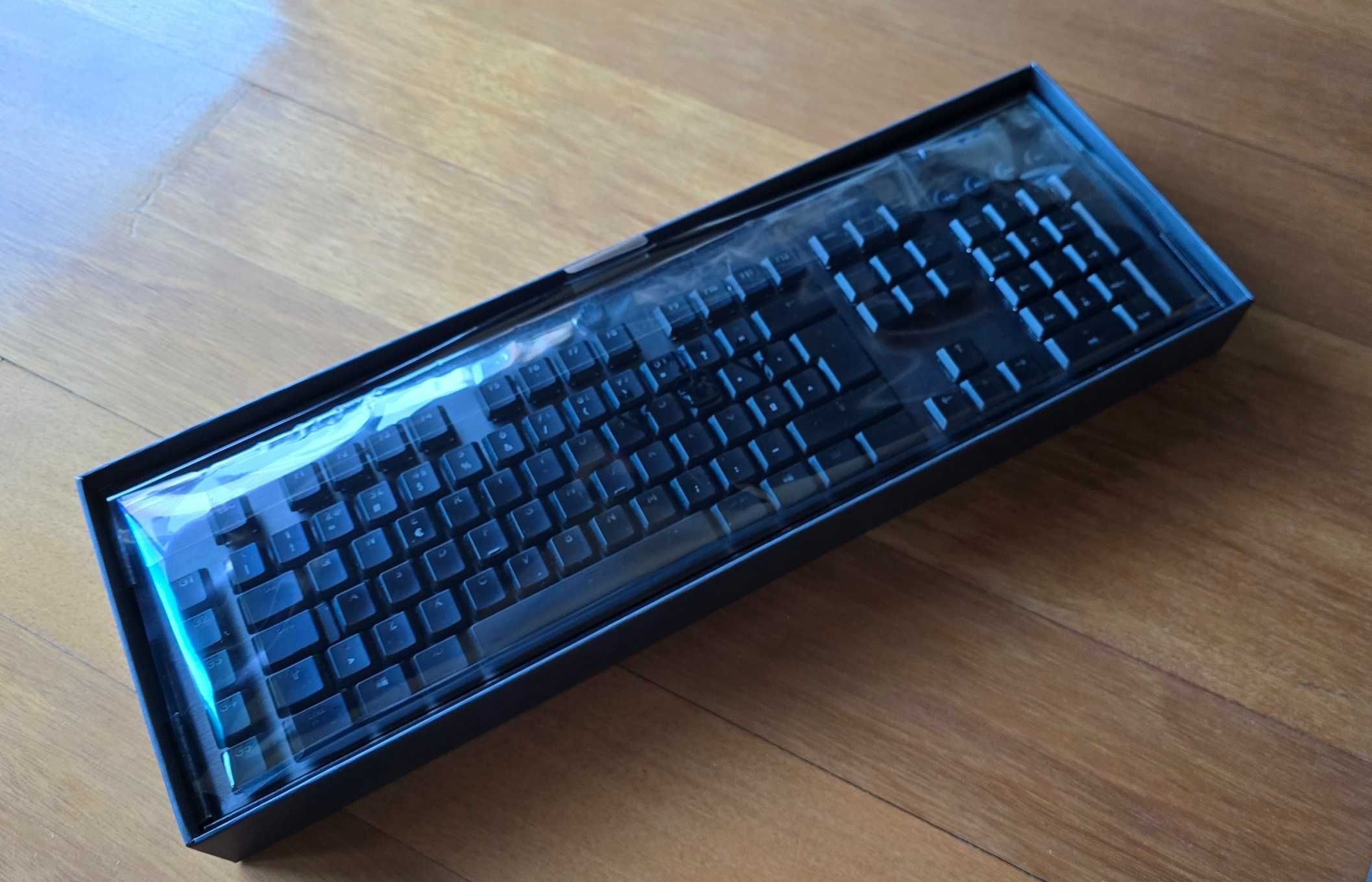 Teclado Mecânico Logitech G915 Lightspeed RGB Wireless PT - C/garantia
