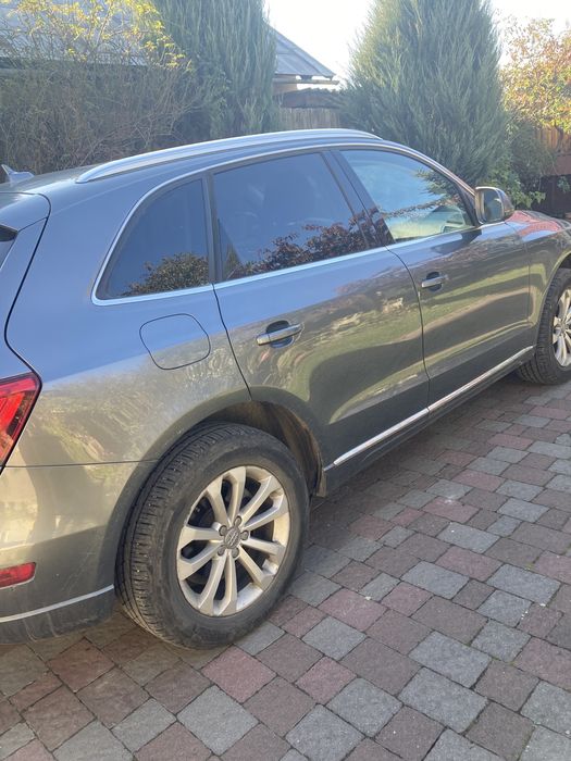Автомобіль Аudi q5